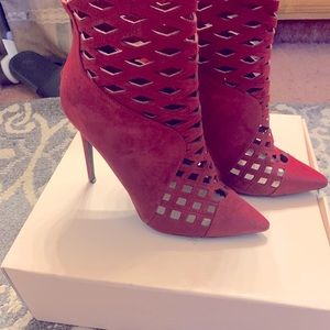 Never Worn Shoe dazzle Booties